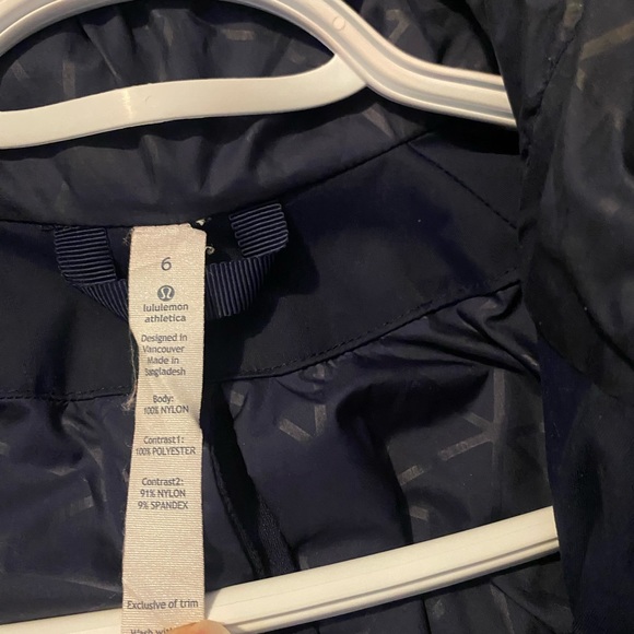 Lululemon - Picture 3 of 4